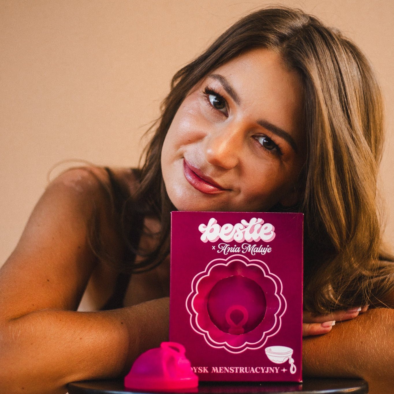 Dysk Menstruacyjny Bestie x Ania Maluje