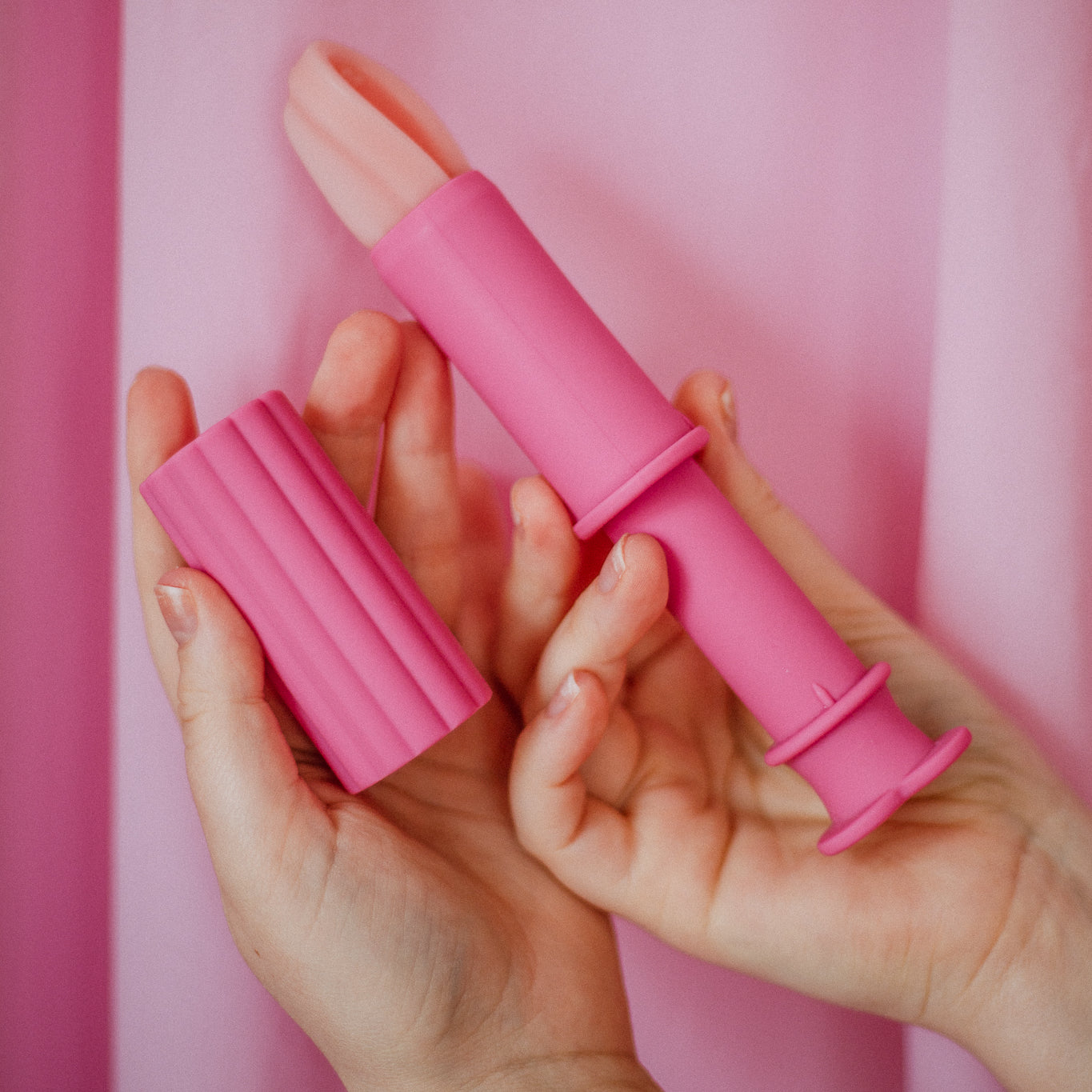 Aplikator do dysków i kubeczków menstruacyjnych - PRZEDSPRZEDAŻ